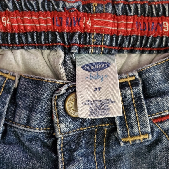 4/$20 Old Navy Baby Jean Short - Picture 3 of 3